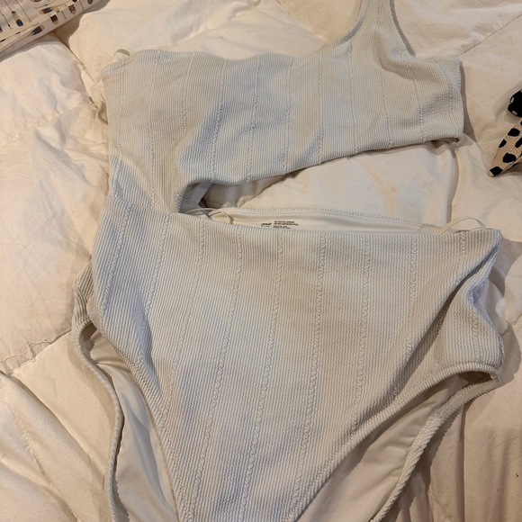 Lot of 7 Aerie wrap one piece swimsuits. XL/L - Picture 6 of 7